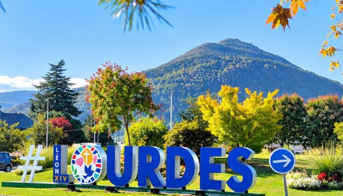 Lourdes Bersolek Siap Sambut Paus Leo XIV