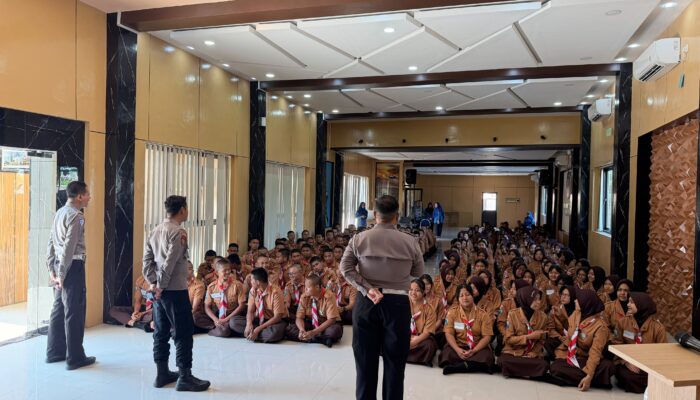 Polresta Sidoarjo Edukasi Siswa SMA Hang Tuah 5 Candi tentang Pemanfaatan AI