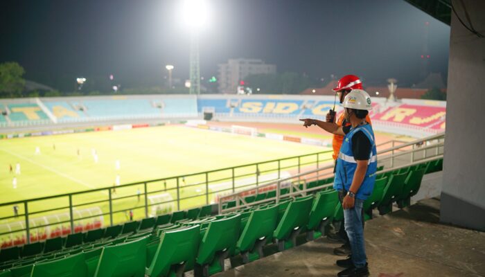 PLN UP3 Sidoarjo Siagakan Personel, Jaga Keandalan Listrik Liga 2 di Stadion Gelora Delta