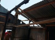 Angin Kencang Terjang Tambi Mamuju, Delapan Rumah Warga Terdampak