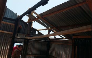Angin Kencang Terjang Tambi Mamuju, Delapan Rumah Warga Terdampak
