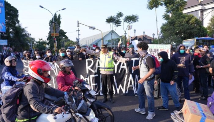 Aksi Unjuk Rasa Mahasiswa UGM Berakhir Kondusif, Polda DIY Kedepankan Pelayanan Humanis