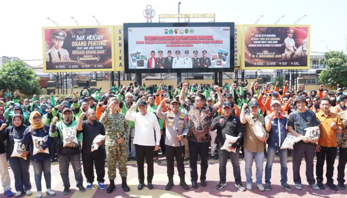 Kenang Setahun Affan Kurniawan, Forkopimda Sidoarjo Bagikan 1.000 Paket Sembako untuk Pengemudi Ojol