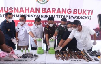 Barang Bukti Perkara Inkracht Dimusnahkan, Dandim 0402/OKI-OI Tegaskan Pentingnya Sinergi Penegakan Hukum