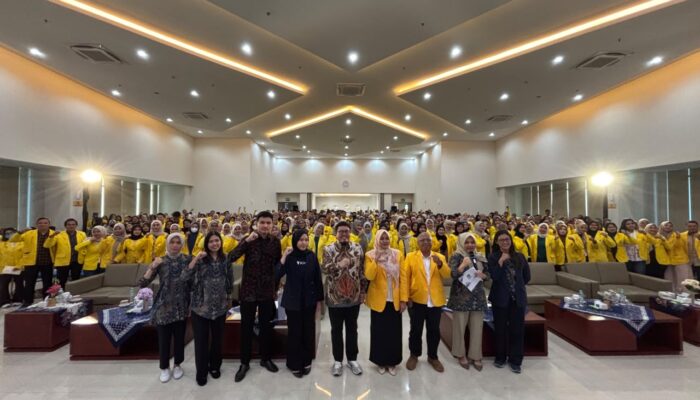 Seminar Wisuda UT Purwokerto: Generasi Muda Akademis Didorong Jadi Motor Inovasi Daerah dan Ekonomi Berkelanjutan