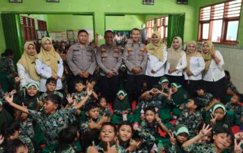 Polresta Sidoarjo Edukasi Pelajar SDN Jimbaran Kulon tentang Bahaya Bullying