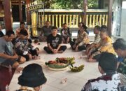 Pemdes Sidokepung Lestarikan Tradisi Tasyakuran Malam Jumat Legi di Makam Mbah Sapu Jagat