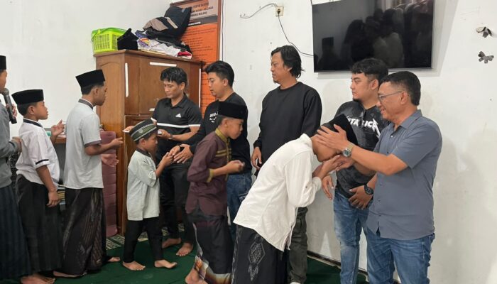 HUT ke-22 d’Kross, Baksos dan Santunan Anak Yatim Jadi Wujud Syukur Sam Ade