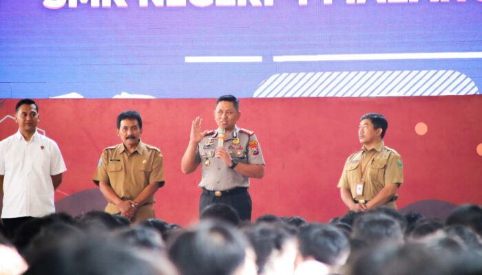 Kapolresta Malang Kota Tanamkan Wawasan Kebangsaan kepada 890 Siswa SMKN 4 Kota Malang