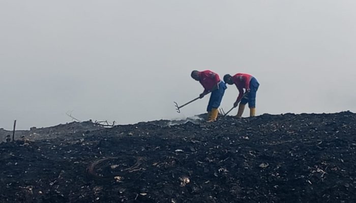 Respons Cepat Relawan Malang Tangani Kebakaran TPA Supit Urang Patut Diapresiasi