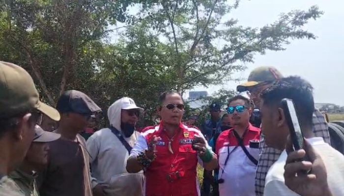 Wagub LIRA Jatim Mediasi Warga Curahdukuh dan Perusahaan Smelter PIER, Keberadaan Aparat Bersenjata Jadi Sorotan
