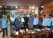 MUI Kota Probolinggo Serahkan Sertifikat Halal kepada Tiga SPPG Al Anshor Insani