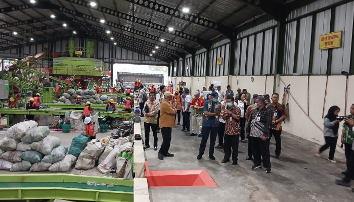 Tinjau dan Verifikasi TPST Donokerto, Tim Pusat Puji Pengolahan Sampah Pemkab Sleman