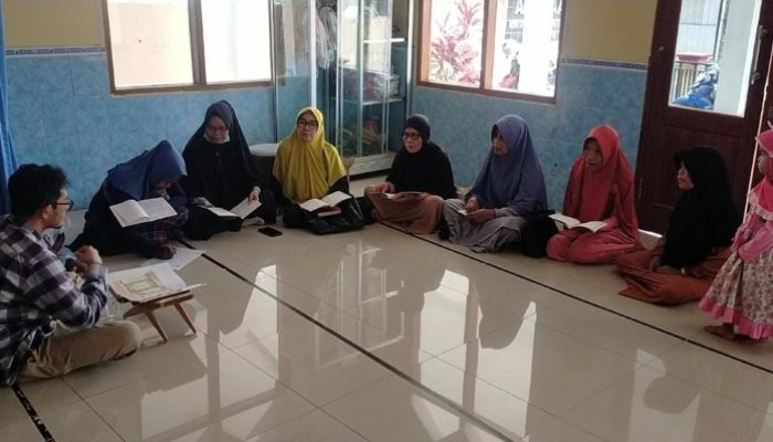 MT Fiqhunnisa Dampingi Mualaf di Sumbang, Gelar Pembelajaran Al-Qur’an Rutin Setiap Pekan