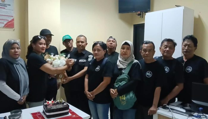 Tim Medol Piramida Beri Kejutan HUT Humas Polri ke-75, Perkuat Kemitraan dengan Polresta Sidoarjo