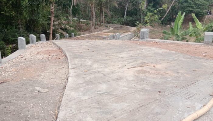 Jalan Rabat Beton Gumelar Lor Tuntas, Progres Sawangan Capai 64 Persen dalam Bakti TNI AD untuk Rakyat
